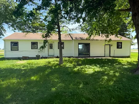 Exterior - 424 S 3000 W Rd, Kankakee, IL 60901 photo 5 of 5