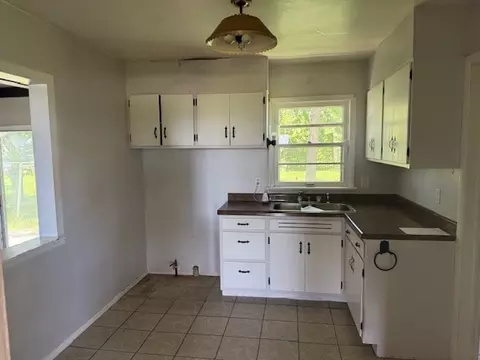 Kitchen - 424 S 3000 W Rd, Kankakee, IL 60901 photo 1 of 1