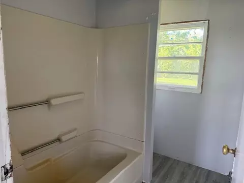 Bath - 424 S 3000 W Rd, Kankakee, IL 60901 photo 1 of 1