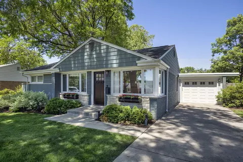 1938 Lincoln Ave, Northbrook, IL 60062