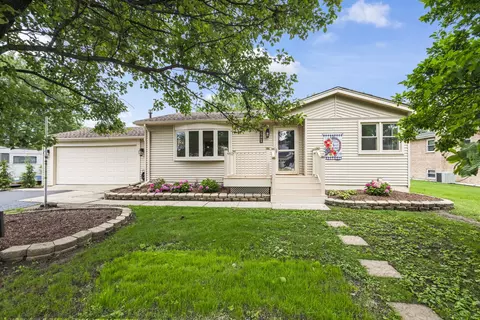 5640 W 84th St, Burbank, IL 60459