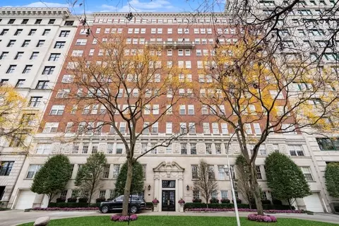 219 E Lake Shore Dr #6D, Chicago, IL 60611