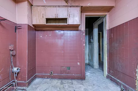 Kitchen - 5538 S Perry Ave, Chicago, IL 60621 photo 2 of 2
