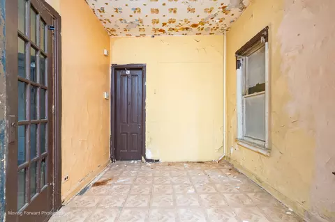 Entry Way - 5538 S Perry Ave, Chicago, IL 60621 photo 1 of 6