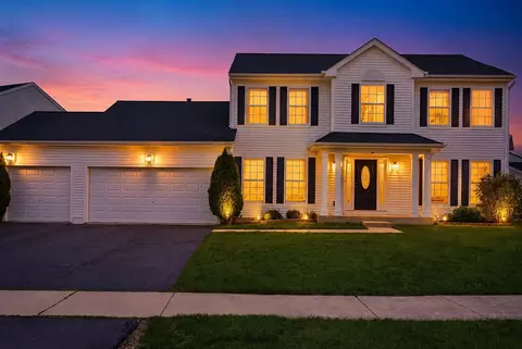 5313 Briarfield Ln, Lake In The Hills, IL 60156