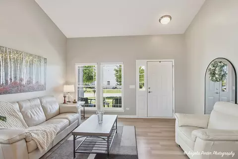 Entry Way - 31375 N Pineview Blvd, Lakemoor, IL 60051 photo 1 of 4