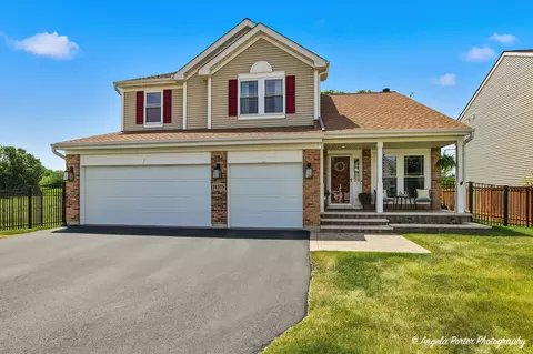 31375 N Pineview Blvd, Lakemoor, IL 60051