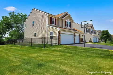 Exterior - 31375 N Pineview Blvd, Lakemoor, IL 60051 photo 10 of 10