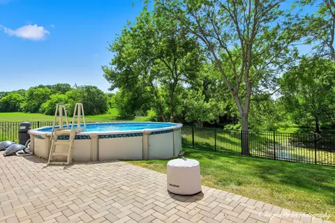 Exterior - 31375 N Pineview Blvd, Lakemoor, IL 60051 photo 5 of 10