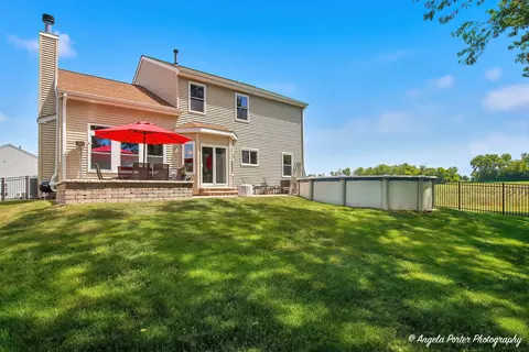 Exterior - 31375 N Pineview Blvd, Lakemoor, IL 60051 photo 7 of 10