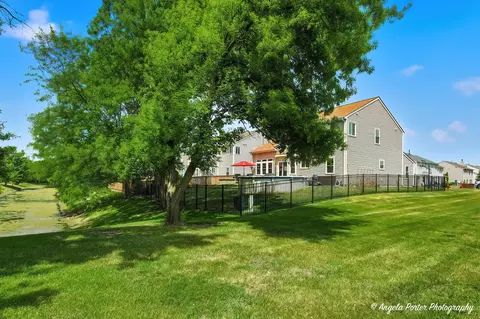 Exterior - 31375 N Pineview Blvd, Lakemoor, IL 60051 photo 8 of 10