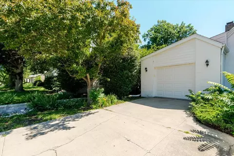 Exterior - 2 Dawes Pl, Bloomington, IL 61701 photo 4 of 7