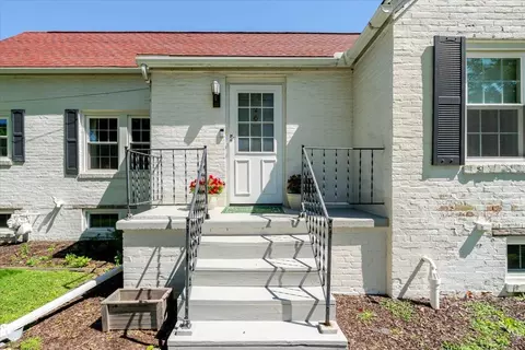 Exterior - 2 Dawes Pl, Bloomington, IL 61701 photo 3 of 7