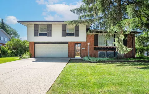 169 Leahy Cir S, Des Plaines, IL 60016