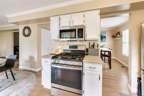 Kitchen - 21837 W Judith Ct, Plainfield, IL 60544 photo 2 of 4