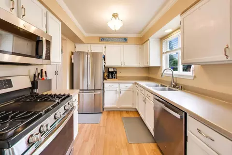 Kitchen - 21837 W Judith Ct, Plainfield, IL 60544 photo 1 of 4