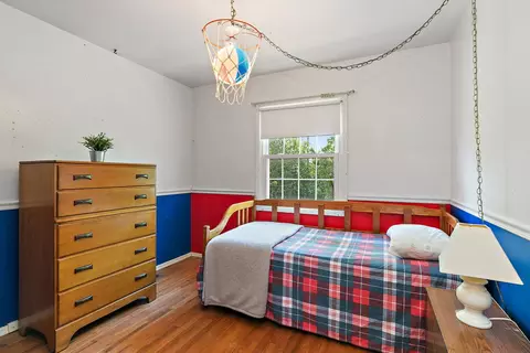 Bedroom - 1150 Glen Ln, Hoffman Estates, IL 60169 photo 4 of 4