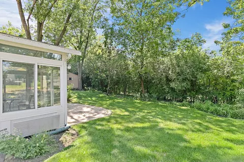 Exterior - 1150 Glen Ln, Hoffman Estates, IL 60169 photo 2 of 3