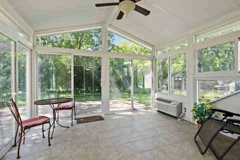 Exterior - 1150 Glen Ln, Hoffman Estates, IL 60169 photo 1 of 3