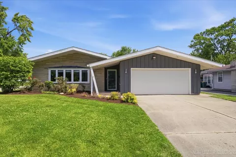 1002 Holly Ct, Lockport, IL 60441