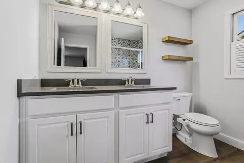 Bath - 4819 Goodhue Ln, Plainfield, IL 60586 photo 2 of 4