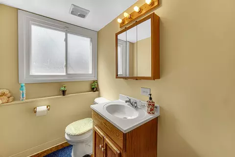 Bath - 580 N 6th Ave, Des Plaines, IL 60016 photo 2 of 2