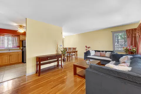 Living - 580 N 6th Ave, Des Plaines, IL 60016 photo 1 of 1