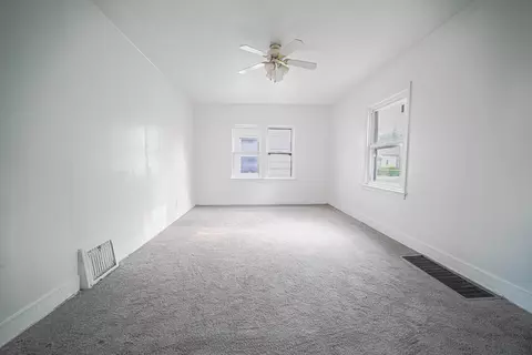 Living - 682 S Osborn Ave, Kankakee, IL 60901 photo 1 of 2