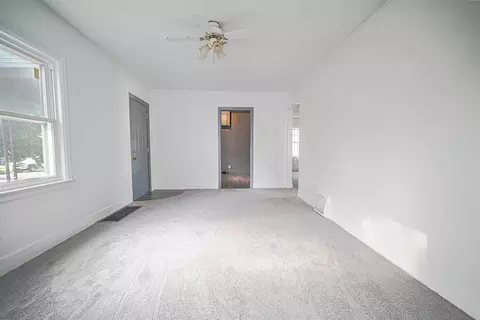 Living - 682 S Osborn Ave, Kankakee, IL 60901 photo 2 of 2