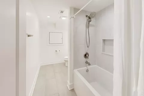 Bath - 1052 Rolling Pass, Glenview, IL 60025 photo 3 of 3