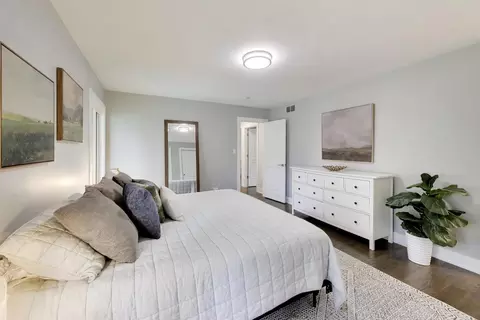 Bedroom - 1052 Rolling Pass, Glenview, IL 60025 photo 1 of 5