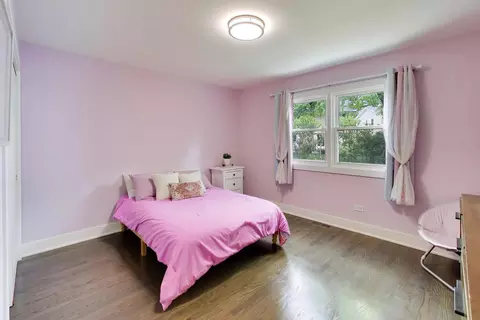 Bedroom - 1052 Rolling Pass, Glenview, IL 60025 photo 3 of 5