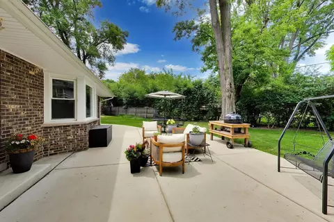 Exterior - 1052 Rolling Pass, Glenview, IL 60025 photo 5 of 7