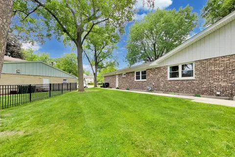 Exterior - 1052 Rolling Pass, Glenview, IL 60025 photo 3 of 7
