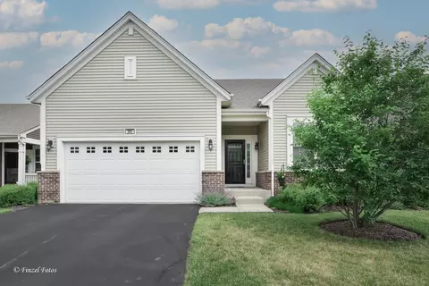 980 Prescott Ln, Pingree Grove, IL 60140