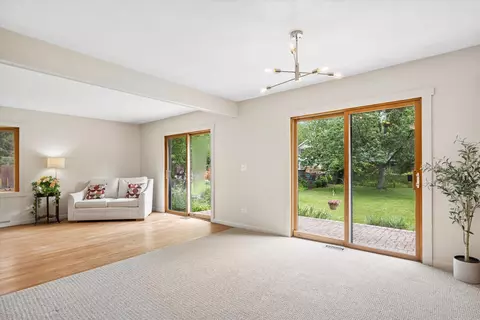 Living - 1535 Easy St, Elgin, IL 60123 photo 5 of 5