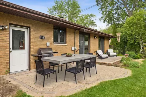 Exterior - 1535 Easy St, Elgin, IL 60123 photo 3 of 9