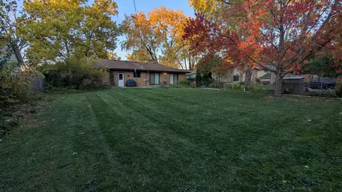 Exterior - 1535 Easy St, Elgin, IL 60123 photo 7 of 9