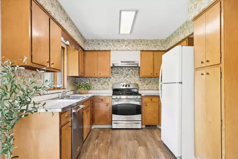 Kitchen - 1535 Easy St, Elgin, IL 60123 photo 1 of 1