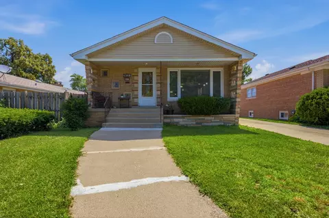 9607 S Sacramento Ave, Evergreen Park, IL 60805