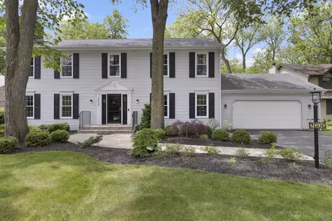 2606 Point O Woods Dr, Rockford, IL 61114