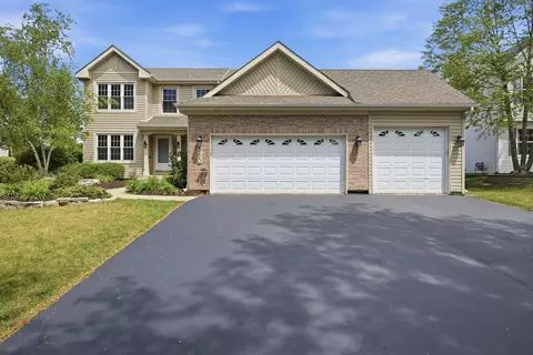 360 Winding Canyon Way, Algonquin, IL 60102
