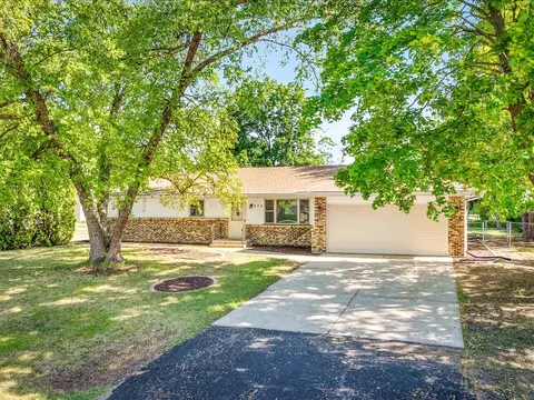 619 Windfield Ln, Machesney Park, IL 61115