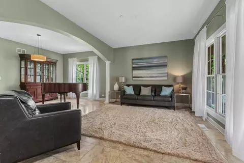 Living - 12 Covington Ct, Algonquin, IL 60102 photo 1 of 4