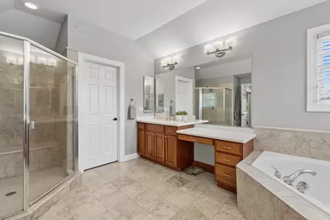 Bath - 12 Covington Ct, Algonquin, IL 60102 photo 3 of 3