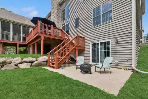 Exterior - 12 Covington Ct, Algonquin, IL 60102 photo 8 of 10