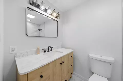 Bath - 2772 E 75th St #2GS, Chicago, IL 60649 photo 1 of 3