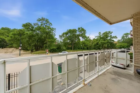 Exterior - 2772 E 75th St #2GS, Chicago, IL 60649 photo 1 of 2