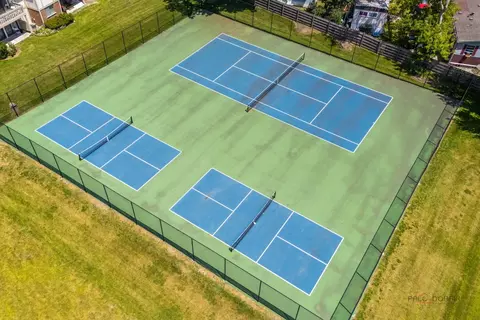 View/Area - 585 Williamsburg Ct #D2, Wheeling, IL 60090 photo 2 of 4