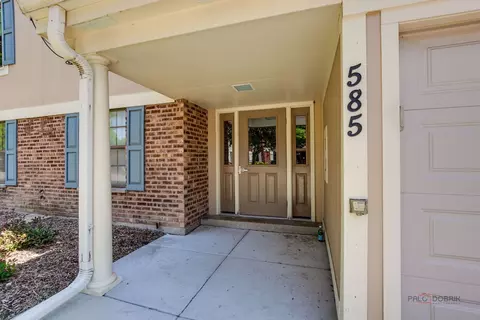 Exterior - 585 Williamsburg Ct #D2, Wheeling, IL 60090 photo 3 of 13